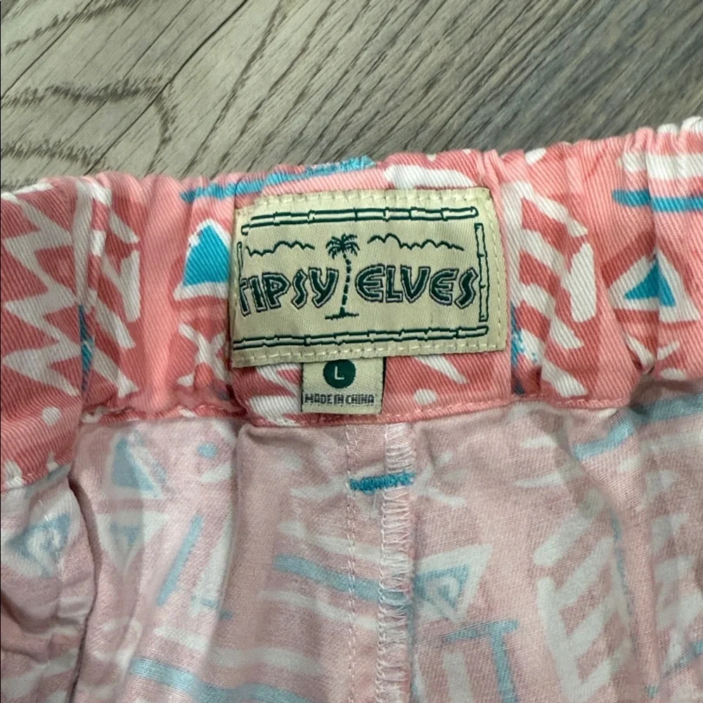 Tipsy Elves Weekend‎ Warrior Pink Tribal Print Shorts sz: Large